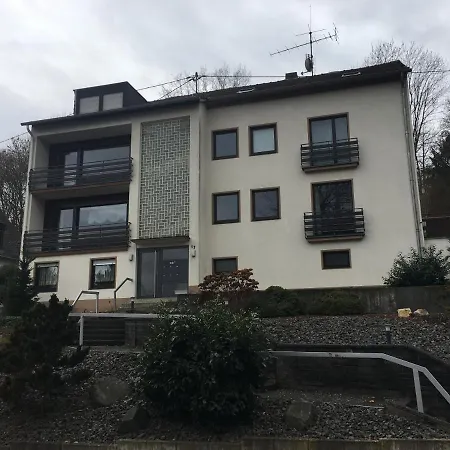 Five Apartman *